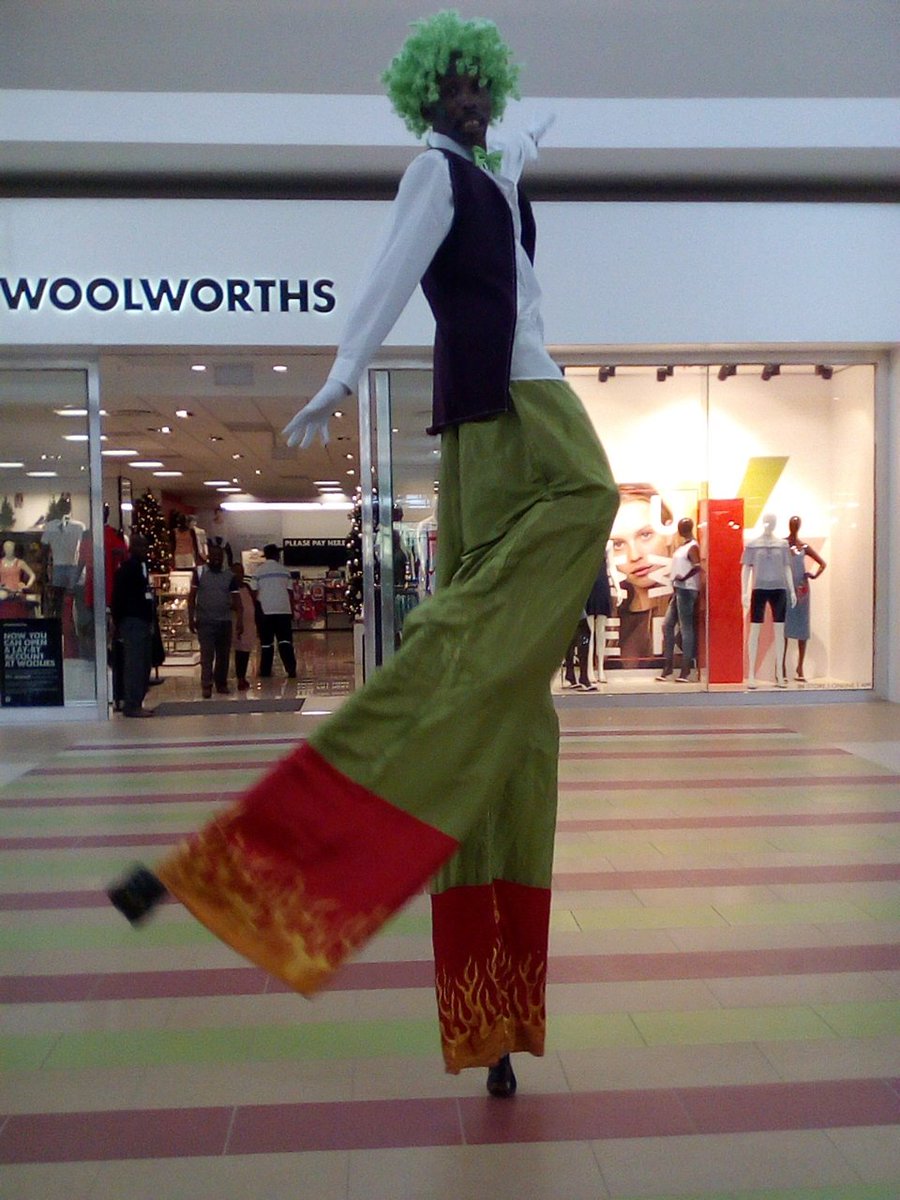 Opening a new store in a Mall or any other new area? Our stilt walkers will assist in maximising walk ins as they attract everybody in their vicinity..You can also brand our stilt walkers #brandactivation #productactivation #newstore #KeaDrive #DJSBU #OurPerfectWedding 0724223503