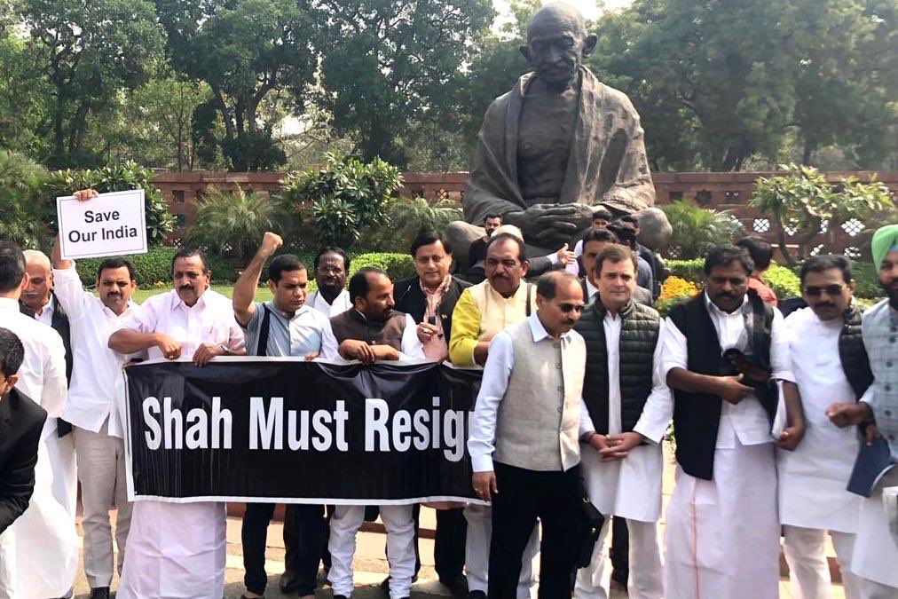 pradyutbordoloi's tweet image. Violence in Delhi have escalated from Universities to everywhere. 
#Amitshah has failed as a Home Minister to maintain law &amp;amp; order each time.  #AmitShahResign