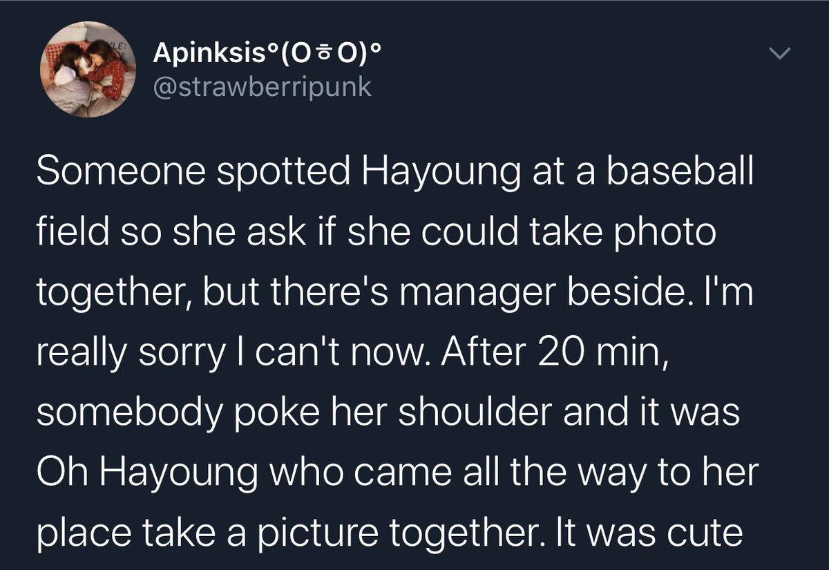 hayoung personally came back to the fan who asked for a photo with her 