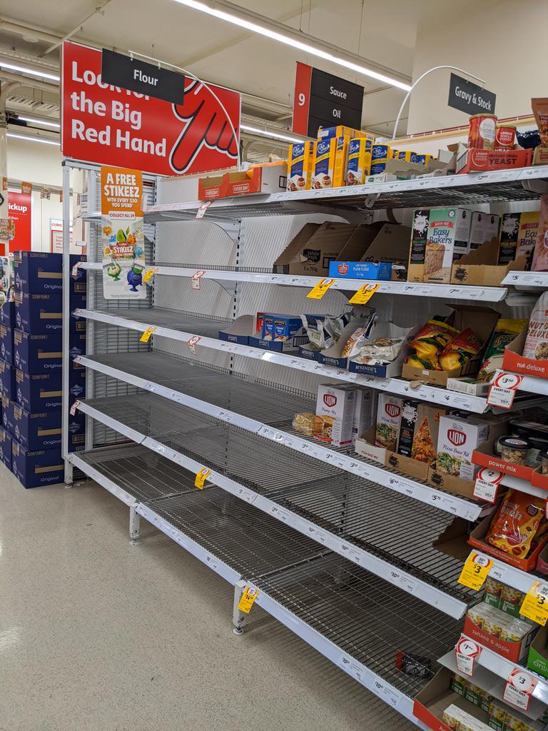 lorns's tweet photo. Quarantine stock-up in full force at Coles Indooroopilly!! https://t.co/DybiiYLU97