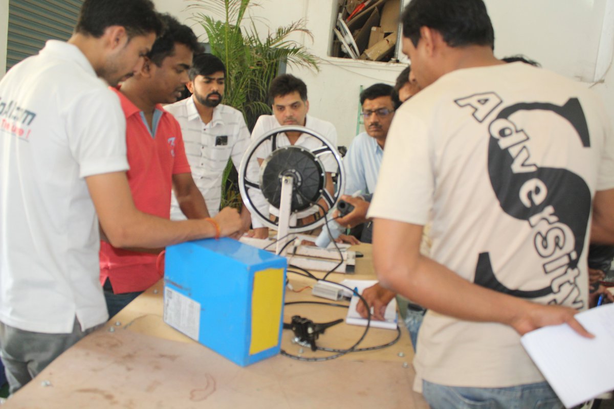 GoGoFoundation1's tweet photo. Technical Session
#gogofoundation #gogoa1 #kimimotors
#escooter #emotorcycle #ebicycle https://t.co/57Jy3EkGEg