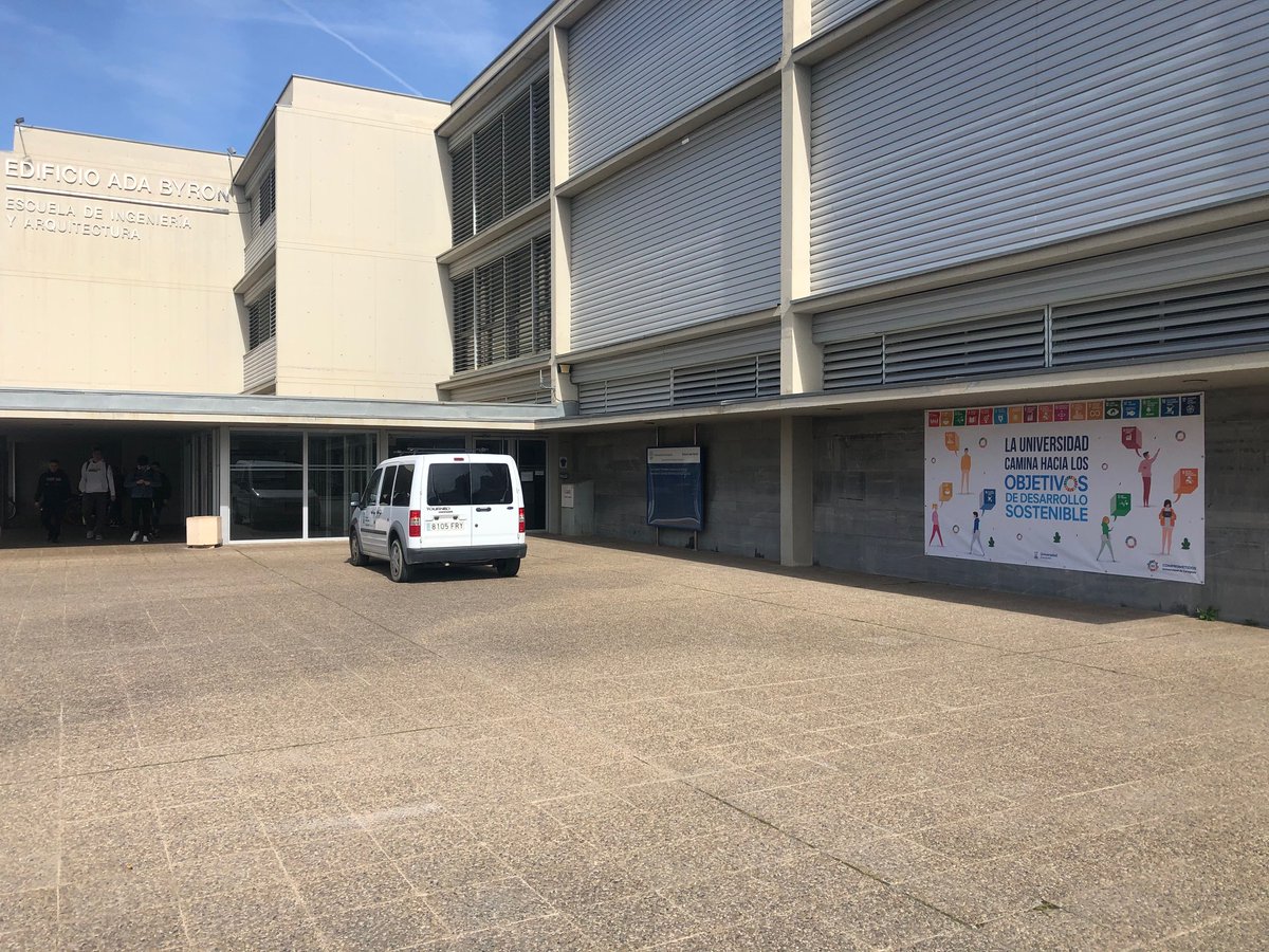 OficinaVerdeUZ's tweet photo. Hoy nos llegan imágenes de las nuevas pancartas del edificio Ada Byron, en el Campus Río Ebro.
Otro ejemplo más de los esfuerzos de @unizar por concienciar al conjunto de la comunidad universitaria en la #Agenda2030 y los #ODS.
#ComprometidosODS #17Objetivos https://t.co/rDPZssPu0m