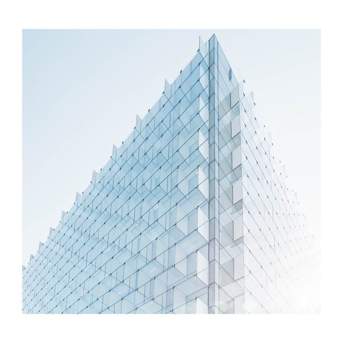 FaberBespokeUk's tweet photo. Shaping our thoughts for the week ahead with #inspirational architectural design. .
.
.
Expert joinery and fit out services for the luxury residential, commercial and hospitality sectors.
#Bespokejoinery
#project
#joinery
#commercialinteriors
#Project
#UnitedKingdom
#solidsurface https://t.co/Ve29zNmhia