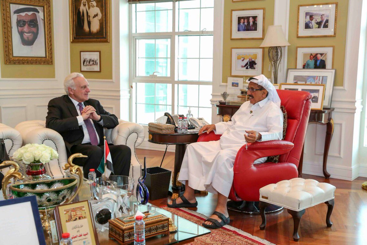 KhalafAlHabtoor's tweet photo. اجتمعت اليوم مع فرانسيس ريتشاردوني، رئيس الجامعة الأمريكية بالقاهرة @AUC ووفد مرافق في مكتبي في #مجموعة_الحبتور حيث اطلعت على أحدث مبادراتهم بمناسبة مرور مئة عام على تأسيس الجامعة، وسعدت بالسماع عن تفوق طلاب منحة خلف أحمد الحبتور في مجال اختصاصهم. https://t.co/UjGiyIiE0b