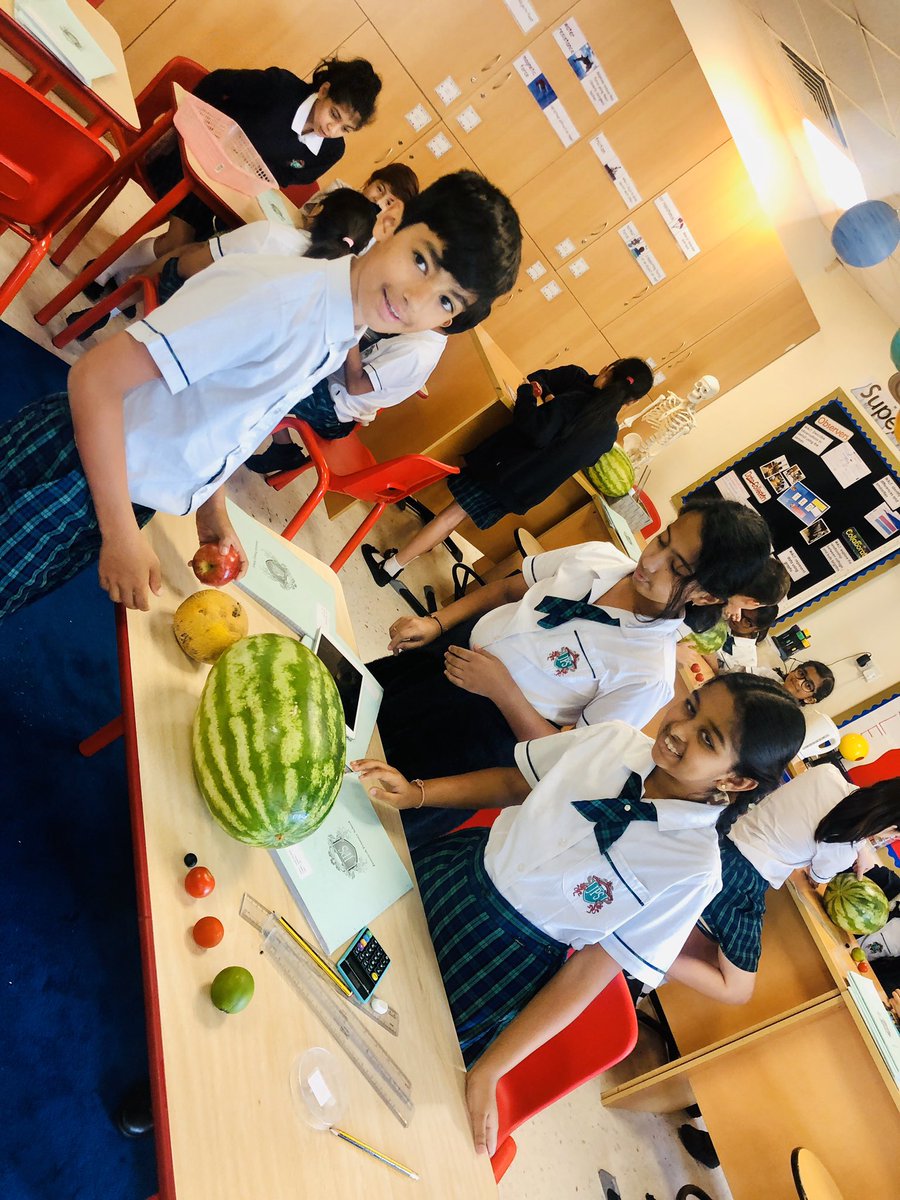 JPS_Year5's tweet photo. #JPS5F comparing the sizes of planets in our Solar System using fruit #JPSscience https://t.co/xgkN4NkLme