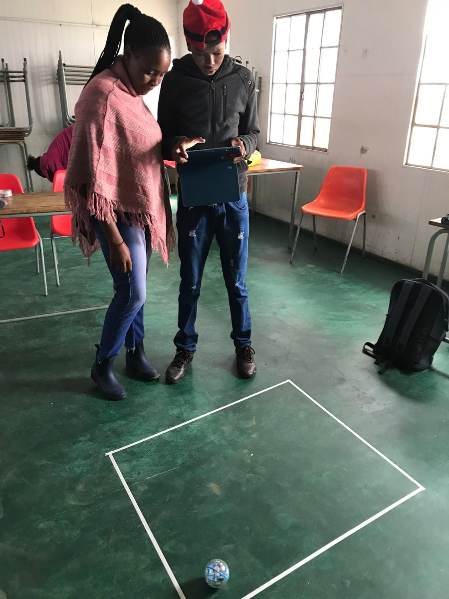 OnsiteGroupZA's tweet photo. Lesson 1 of our digital-savvy Programme at Olievenhoutbosch Secondary School. 

Grade 11 students at Olievenhoutbosch started with the basics of Robotics and coding this weekend. Students were required to code a Sphero ball using the Sphero app. 🤖🎓

#OnsiteRobotics #Robotics https://t.co/T0UL25Y749