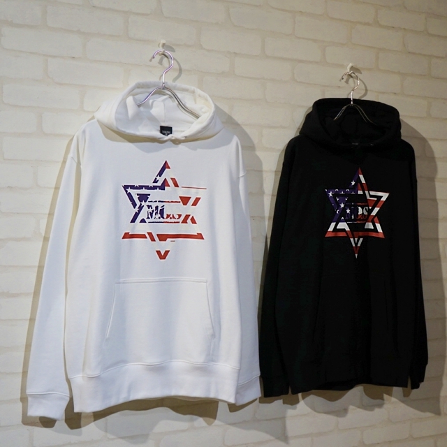 ipeco_andtk's tweet photo. M.O.S Mark Parka！星条旗柄パーカーお安くなっております。
アウターでもインナーとしても着やすい生地厚で裏面は「パイル生地」になっているので着心地抜群！

#ANDTK

詳しくはこちら▼
https://t.co/OlydbNXorD https://t.co/HFJsCm5j5j