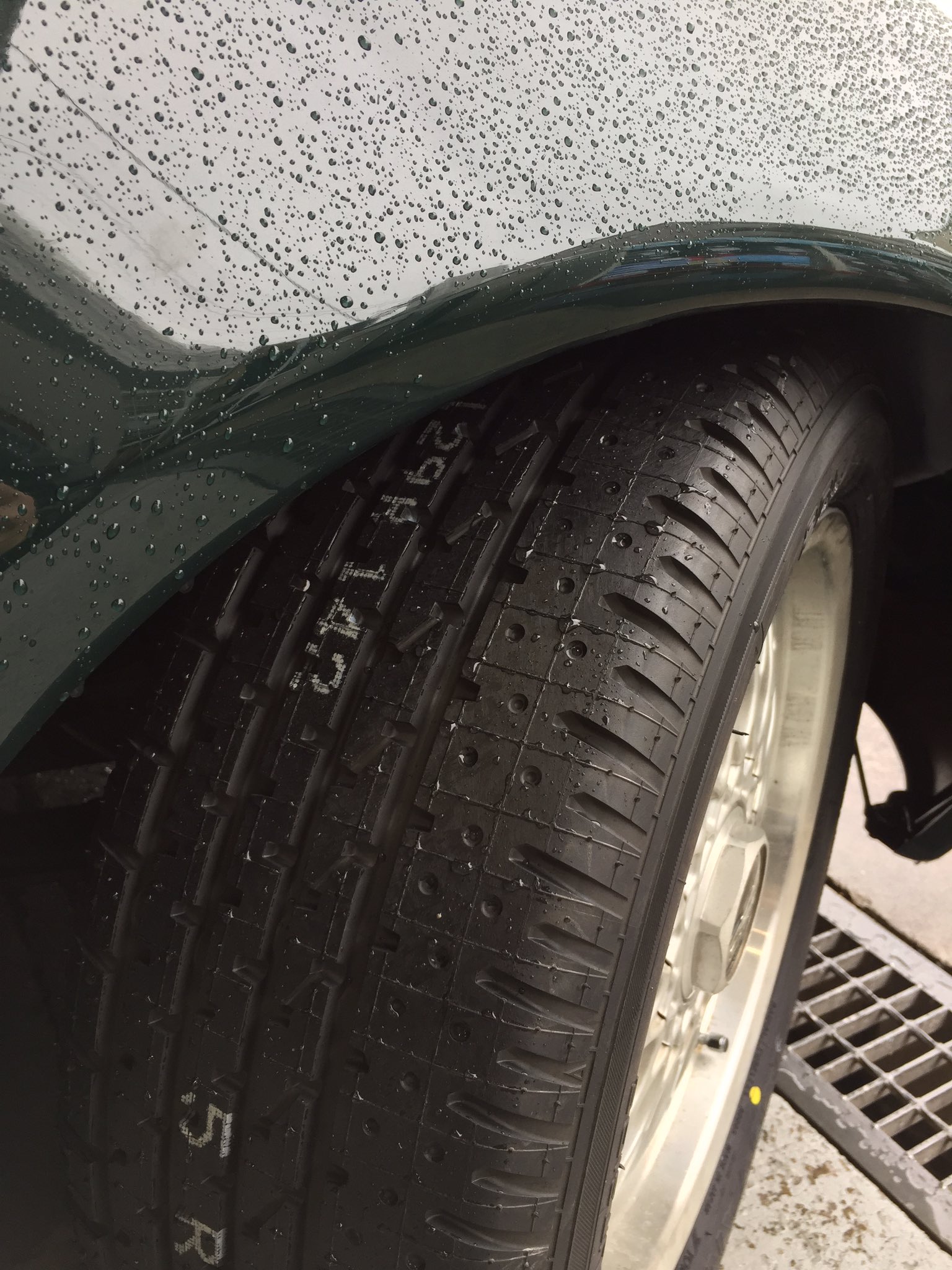 タイヤガーデン南大沢店 Sur Twitter ネオクラッシック な名車に Advan Hf Type Dを装着させて頂きました s のメッシュとサイドウォールの感じがピッタリですね 雨の中ありがとうございました タイヤガーデン 八王子 南大沢 ネオクラ Advan