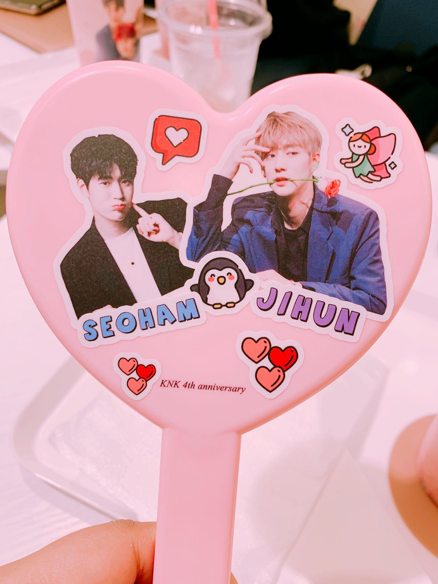 jaejoong's tweet photo. 💕💕💕너무 귀여워어어오어💕💕💕💕
4주년 추카해요
#HAPPY_KNK_DAY #EVERY_LETTER_I_SENT_YOU #크나큰짱짱 https://t.co/nZPaBMl9Kz