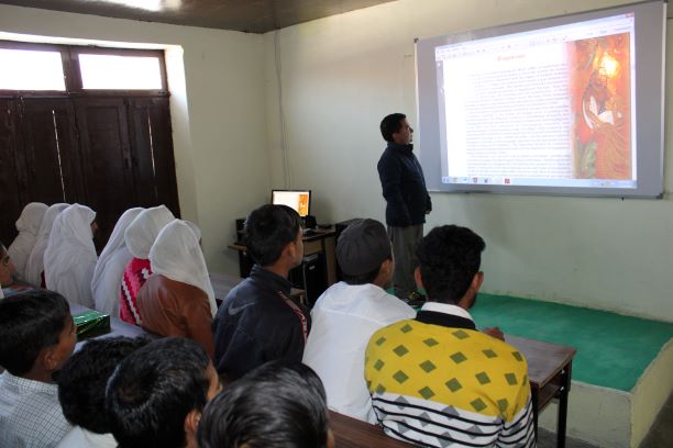 Whiteknight_IA's tweet photo. #IndianArmy set up #PyramidOfEducationForExcellence at GHSS, #Bagga, aimed for technology aided learning, classrooms converted to #SmartClassrooms. Event attended by Army officials, School staff, students & appreciated the initiative of #ArmyForYouthDevelopment @adgpi @ANI https://t.co/9Y0OE6QBNM