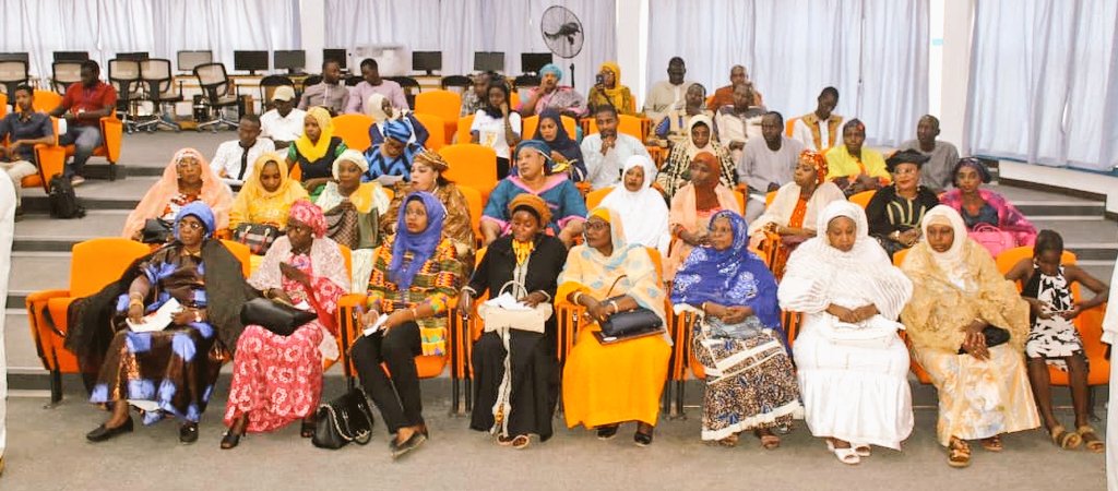 Blogers227's tweet photo. #WAB227 a assisté le vendredi 28 Février 2020 à un débat sur l'implication des femmes dans le processus politique au #Niger. Ce débat organisé par le PAGOD entre dans son programme de sensibilisation des femmes pour une participation active aux processus politiques au Niger. https://t.co/Zc4F3BFEaw