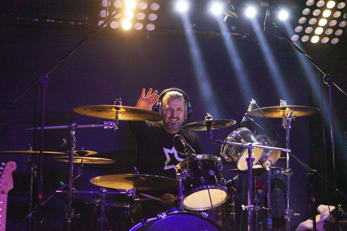 RezoOfficial's tweet photo. @supermarioriso 🥁
📍 @trafficclub (RM)

#Rezophonic #Live #PerChiCrea #Tour2020 #MarioRiso #Drums #Drummer #BatteristiItaliani #Rock #Pop #Band #TrafficClub #Roma #Music #MusicShow
📸 Alessandro Spissu https://t.co/qdAY7laq4D