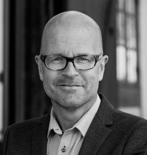 BIMobject's tweet photo. Our next speaker, Torben Klitgaard is the Director of @BLOXHUBdk a Nordic community & co-working space for everyone who works w/ sustainable urbanization. He bridges architecture, engineering, design, construction & #digitization. Watch at https://t.co/79WQ7OL0bG #BIMobjectLIVE https://t.co/8HFxwgvteo