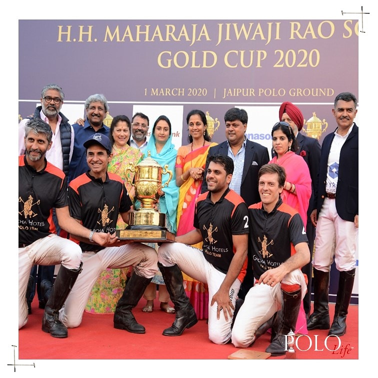 APOLOLIFE's tweet photo. Garcha Hotels lift the prestigious H.H. #MaharajaJiwajiRaoScindiaGoldCup 2020 Trophy. #GarchaHotels beat #CavalryASC by 7-3.5 goals in the Finals. 
#PoloLife #SpringPolo #TheGoldCup #ScindiaGoldCup #Polo2020 #DelhiSpringPolo #FebruaryPolo #PoloSport #PoloLifestyle #Lifestyle https://t.co/s1JTeFuvET