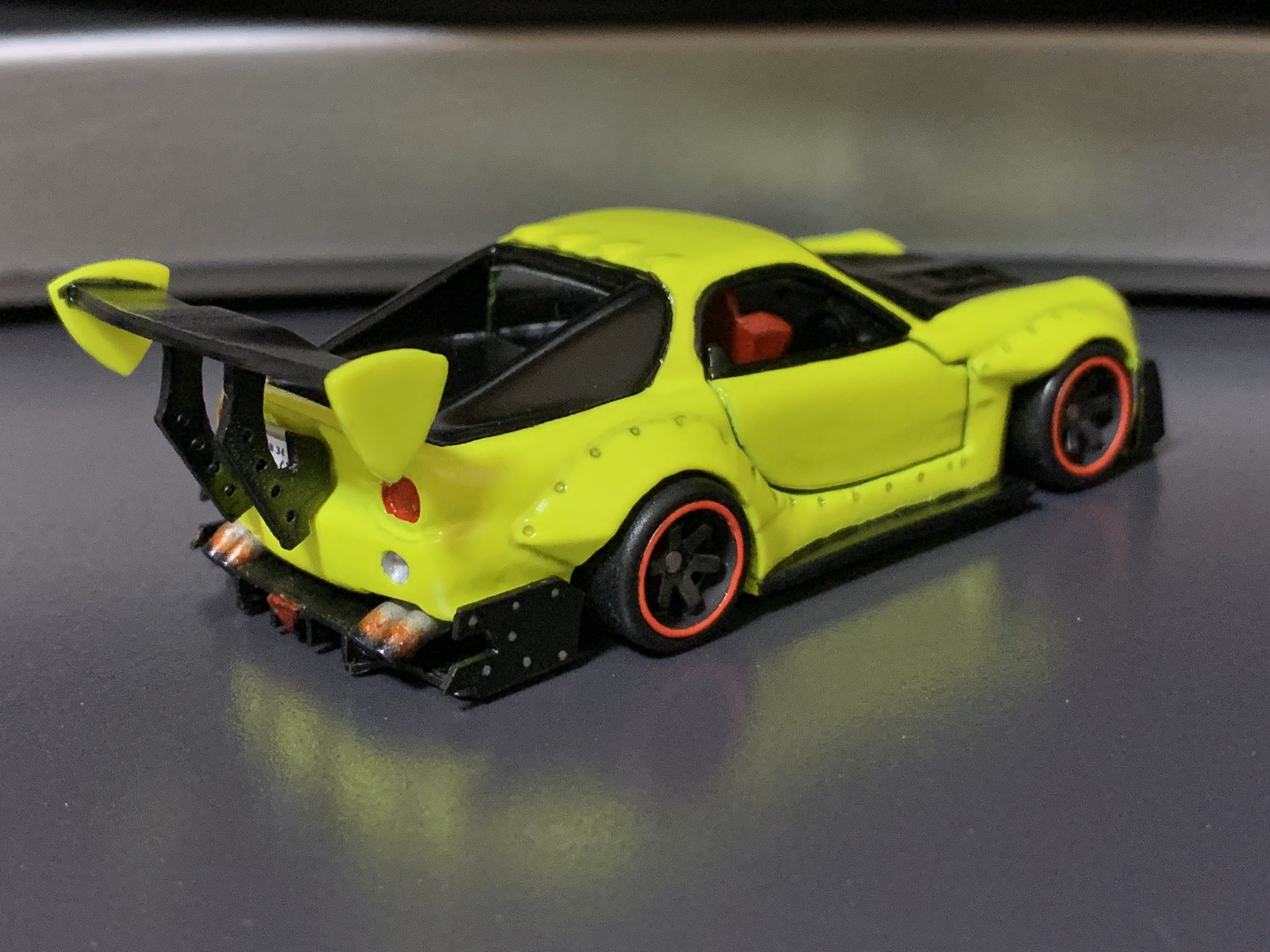 トミカ改造 マツダ RX7 雨宮仕様 フルエアロ 紫 深リムホットウィール