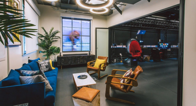 'Disney's StudioLAB accelerates filmmaking innovation​' Via <a href="/Enterprisenxt/">enterprise.nxt</a> #AI #emergingtech #digitaltransformation dy.si/saJZWc