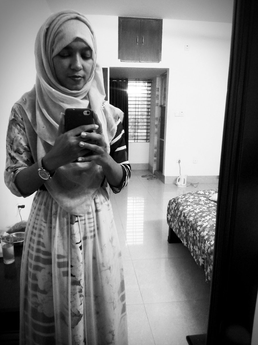 AnonnaAnu2's tweet photo. Black and white 🖤 https://t.co/Dh4czYrcZa