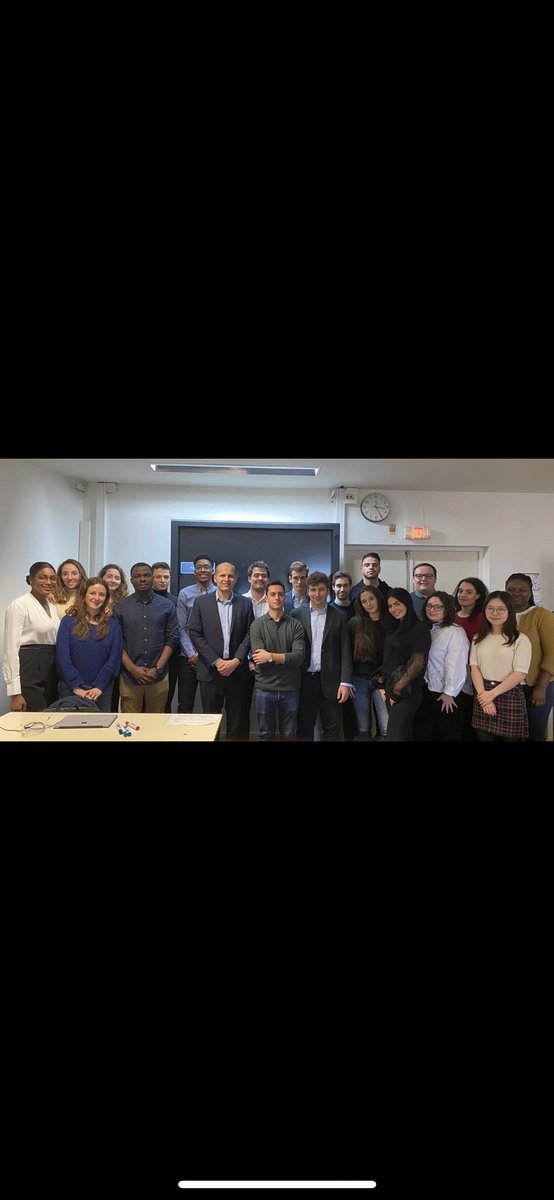 M122Dauphine's tweet photo. Les étudiants du #M122 tiennent à remercier Maître Dominique Stucki, avocat associé au sein du cabinet Cornet Vincent Ségurel, pour une conférence portant sur « Les aspects RSE de la loi PACTE », jeudi 27 février devant notre promotion. (1/2) https://t.co/YHM47DmpNP