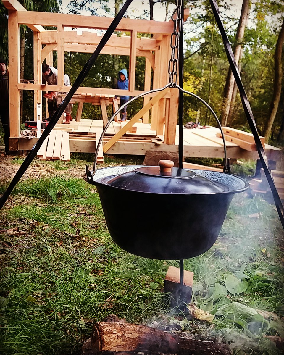 Kotlichcook's tweet photo. Building in the woods calls for a hearty meal for the workers! So get out your #kotlich and brewup. #herefordhour @herefordglamping #herefordweddings #forestschools https://t.co/mEJkULMpyi