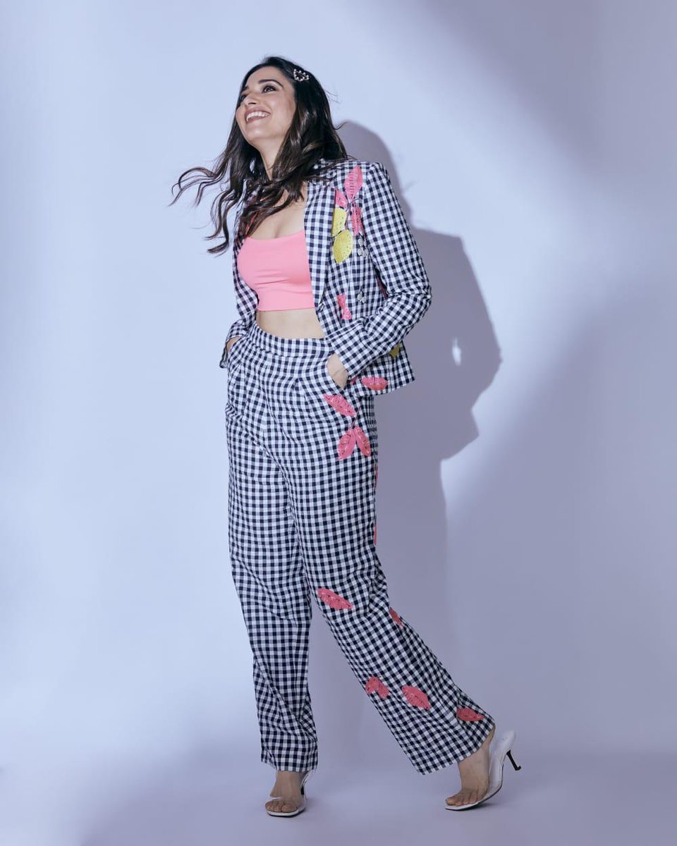 .The spunky <a href="/tamannaahspeaks/">Tamannaah Bhatia</a> in a Lemons Blazer and straight pants by <a href="/shahinmannan/">SHAHIN MANNAN</a> for an interview with Bollywood Hungama !
Styled By <a href="/SanjanaBatra/">Sanjana Batra</a>
