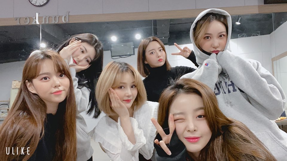 200302 | <a href="/GeeGu_official/">지구(GeeGu)</a> Instagram güncellemesi #GeeGu 

"Selam Gravity🖐
Bugün pazartesi!!!
Yeni bir haftaya GeeGu ile enerjik başlayın💖🌎
Bu hafta hasta olmamaya dikkat edin! Hadi neşelenelim💪"