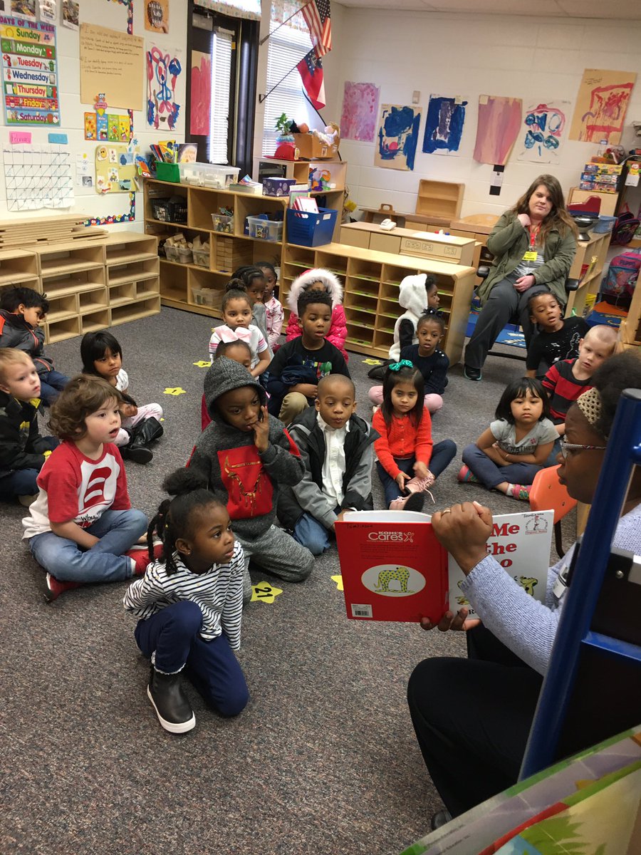 MrsTomlinsonsPK's tweet photo. Read Across America https://t.co/JBKFMNtWqp