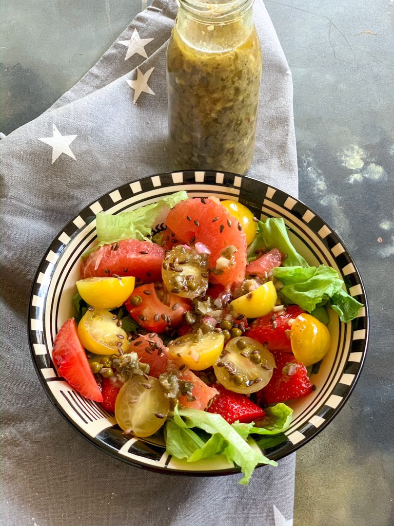 Summer salads are here. Mixed greens, grapefruit, strawberries with a lemom-mustard-caper dressing. Detailed recipe here  https://www.instagram.com/p/B9O2cb-Hn5k/?igshid=172lvoqqvoh1x