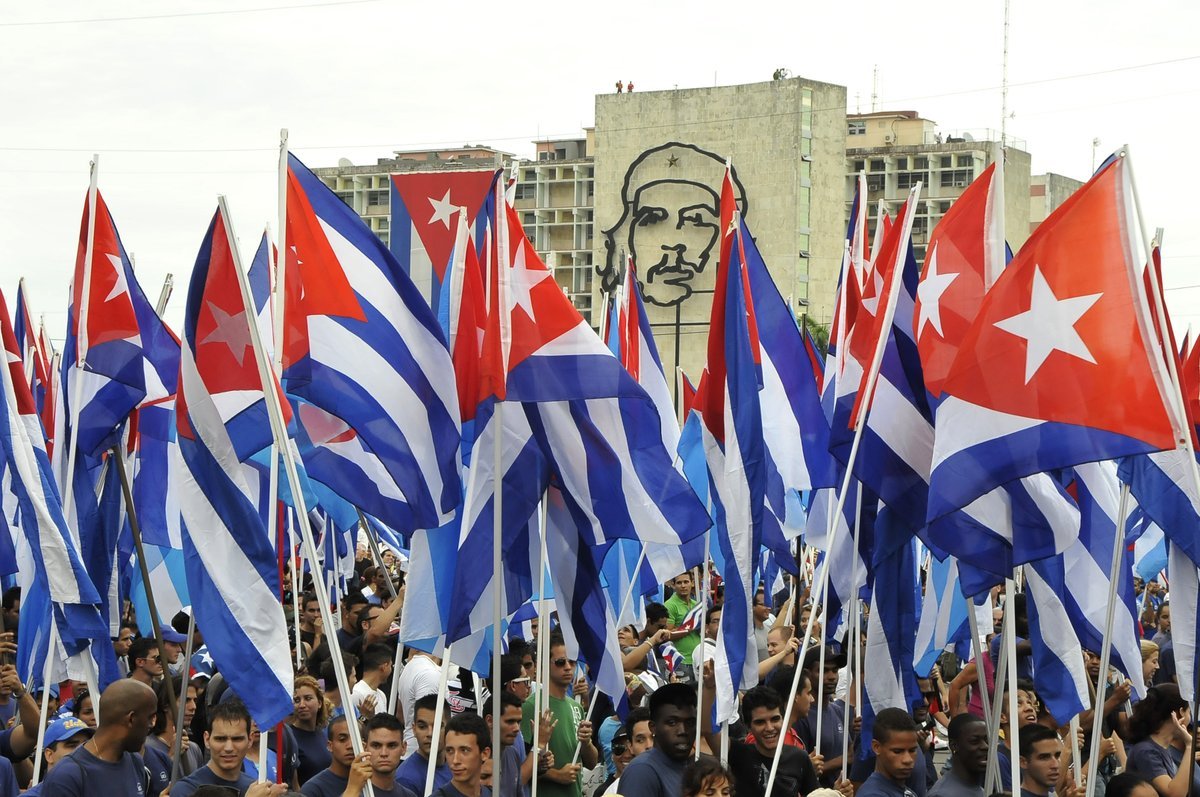 CubaMINREX's tweet photo. El #2DeMarzo de 1901, el Presidente de los EEUU aprobó la Enmienda Platt. "Aunque (...) #Cuba fue cedida por el poder colonial a EEUU, y el naciente imperio nos impusiera una enmienda constitucional, hoy constituye un pueblo libre que defiende con honor su independencia". Fidel https://t.co/rTKqno8AS2