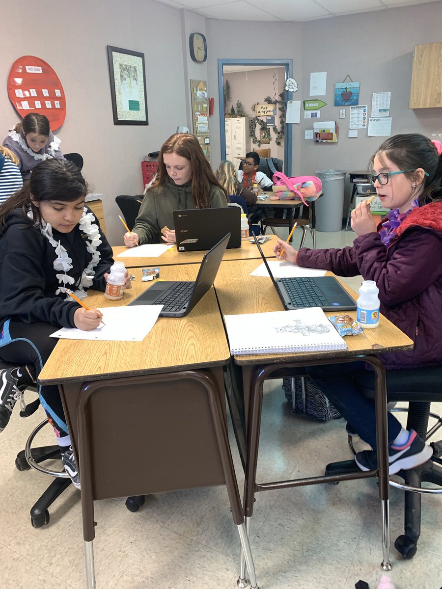 MsHuntReads's tweet photo. HELPing each other through the math/reading escape room during after school tutorials. #ThinkBigLISD @LampasasHSE https://t.co/7KCMeNEOmu