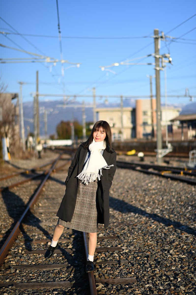 HolorinHikaru's tweet photo. 2/11 #夢宮まりあ @twinkle_kmmc07 さん #キミマチ撮影会 から（１２）。

🛤😊

(#アルピコ交通 様全面協力のもと安全に配慮して撮影しております）

#上高地線 #新村駅

#松

#NIKON #Z7 #AFS58(AF-S NIKKOR 58mm f/1.4G) https://t.co/TWGdgwRXkY
