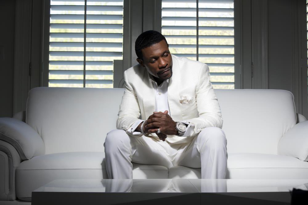 OGKeithSweat's tweet photo. #AD You don’t need someone to complete you, only someone who accepts you completely. Remember that simple fact when you check into the Sweat Hotel. From SIMPLE Mobile. Out with the old, in with the SIMPLE. https://t.co/bK6dHfkZlO