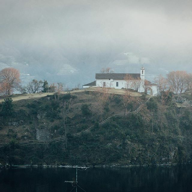 Giornata da cioccolata calda davanti al camino, in compagnia di un buon libro⁠
⁠
⁠
Rainy days should be spent relaxing with a cup of tea and a good book⁠
⁠
⁠
Ph: <a href="/danielemarucci/">Daniele Marucci</a>⁠
⁠
#mylakecomo #lakecomo #lagodicomo #isolacomacina #visitlakecomo #… ift.tt/3csfvLM