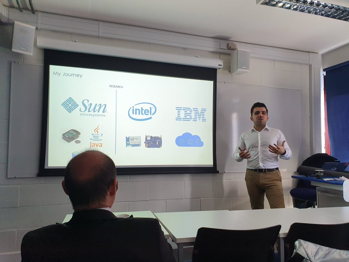 Dr. Mo Haghighi, the head of @IBM Developer Ecosystems Group-Europe, giving a talk about IoT and AI as a part of @RCBE_City, research seminars.