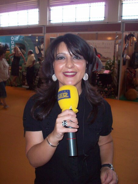 Muy contentos porque nuestra paisana Cati Escribano ha conseguido el premio ‘Córdoba en Igualdad’ en la categoría de comunicación por su defensa de la mujer en las zonas rurales y su forma de vida. Premios convocados por la <a href="/dipucordoba/">Diputación de Córdoba</a> con motivo del Día de la Mujer.