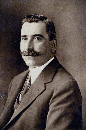 fe_unishk's tweet photo. 🖋 Kujtojmë sot atdhetarin, shkrimtarin shqiptar, Luigj Gurakuqi, në 95-vjetorin e ndarjes nga jeta.
Fjala e tij do të qëndrojë përjetësisht mes nesh, si pjesë e trashëgimisë tonë të çmuar letrare. 📜"Qëndresa" - Luigj Gurakuqi

Marre nga @KulturaGovAL https://t.co/fyA19kBQqi