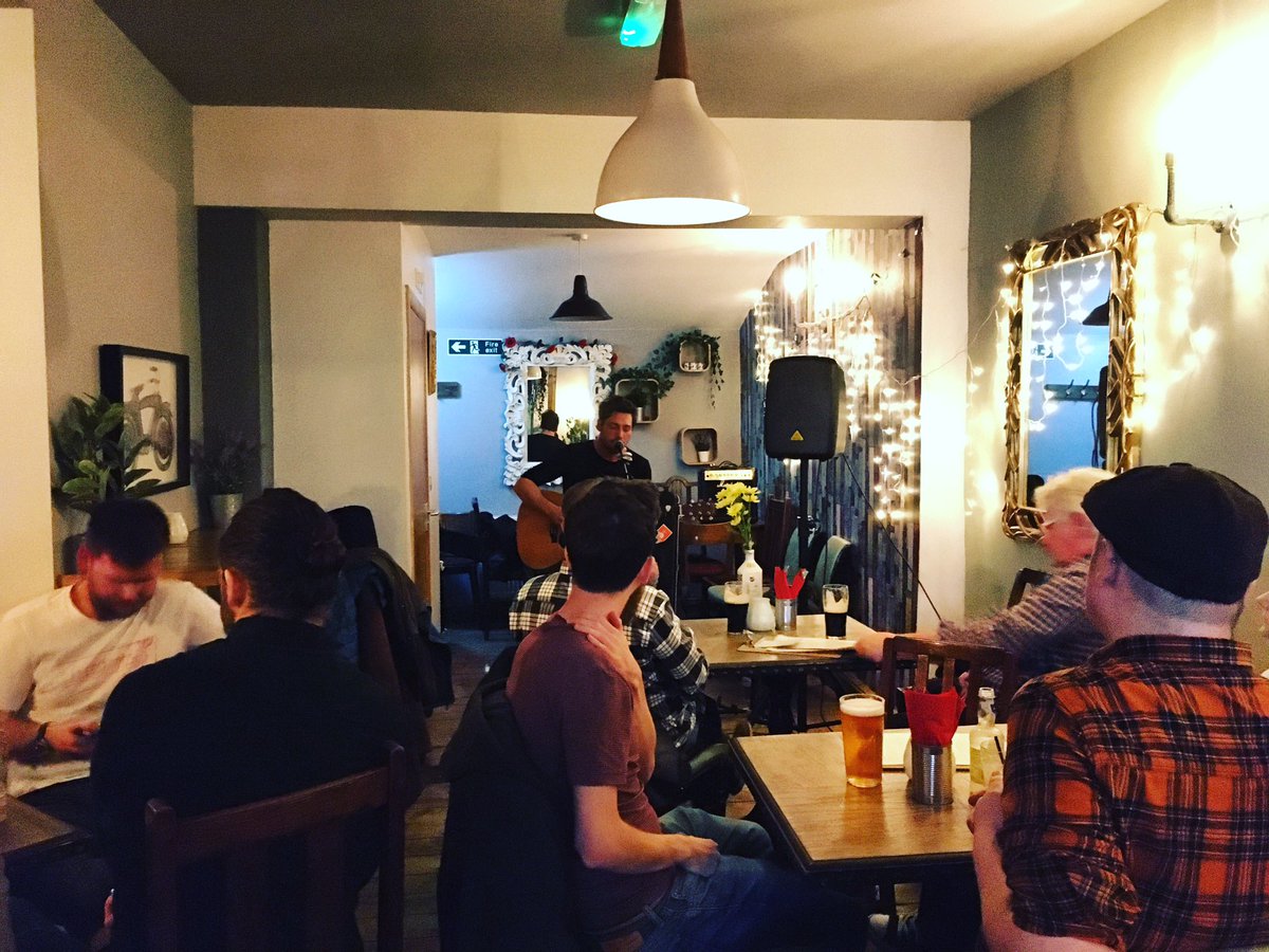 Boiler_Sessions's tweet photo. The Boiler Room Sessions continue this Thursday! 🎙🎹

Featuring 🎸

Lee O’Shaughnessy
Martin Coyne
Paul Cowburn
Tony Harper
Joseph Venables 
In The Pocket

Music starts at 8pm🎵
See you there! 😊 https://t.co/18QZaig4Bo