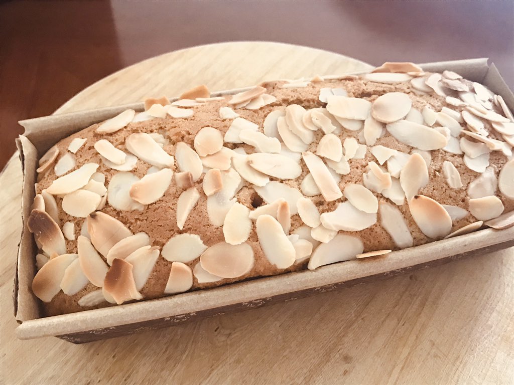 My house smells divine every Monday morning when I bake for my family 💝#orangecake #teatime #cake #MondayMotivation #Vegan #dairyfree #lovetobake <a href="/foodainment/">Foodainment</a> <a href="/LivingFoodz/">Living Foodz</a> <a href="/bbcgoodfood/">Good Food</a>