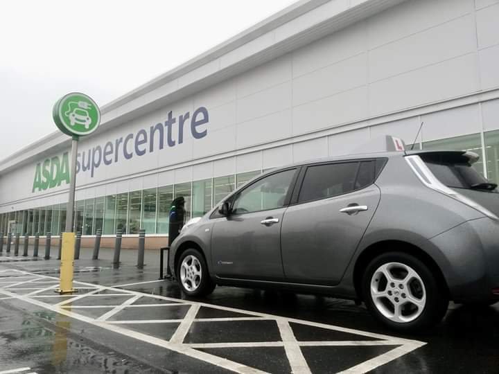 zap_map's tweet photo. In case you missed it over the weekend, we analysed  chargers are at supermarkets with @TheRAC_UK and identified the Top supermarkets and Top networks.  

Overall more chargers needed at all supermarkets but numbers have doubled since 2017.

🛒⚡️🛒⚡️#EV

https://t.co/l1HaKGlCSQ https://t.co/ajJXfUBMgP