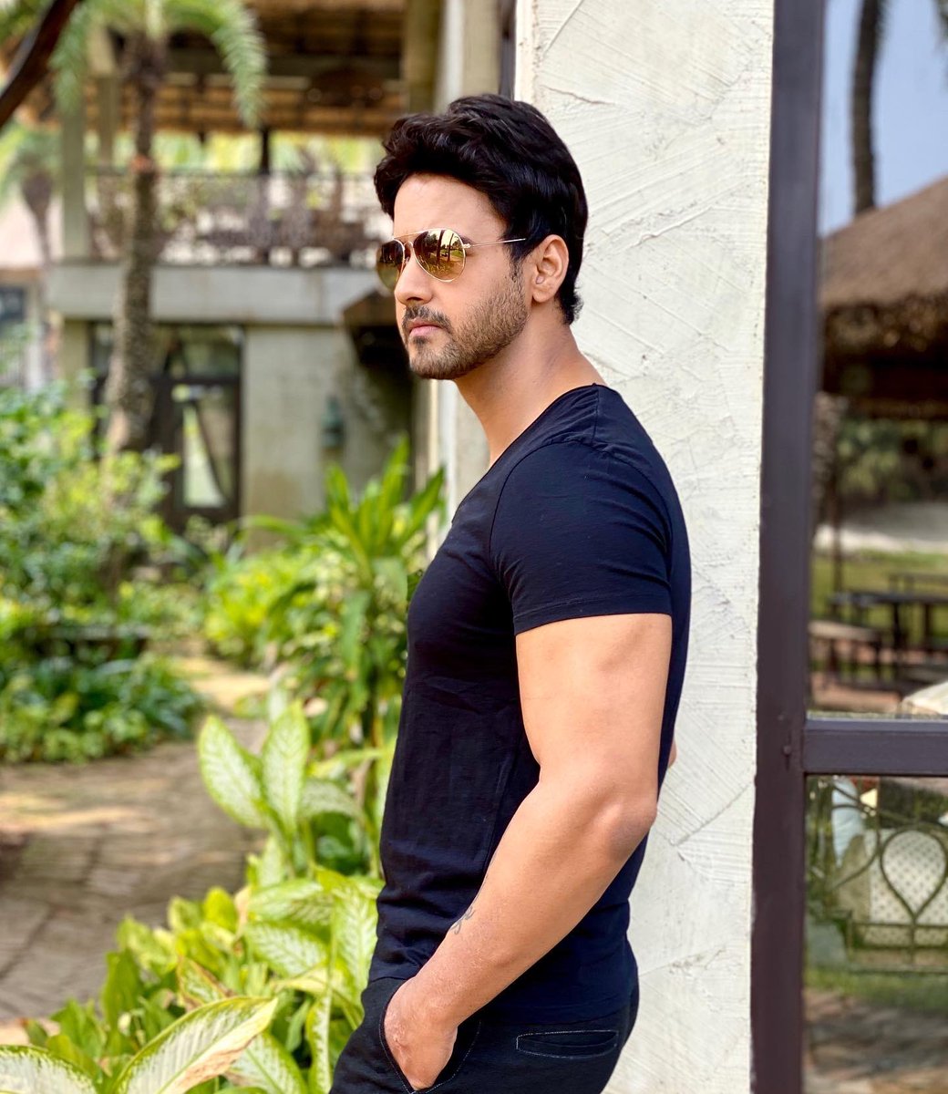 Yash_Dasgupta's tweet photo. Black 🖤 https://t.co/diUEf1TeDY