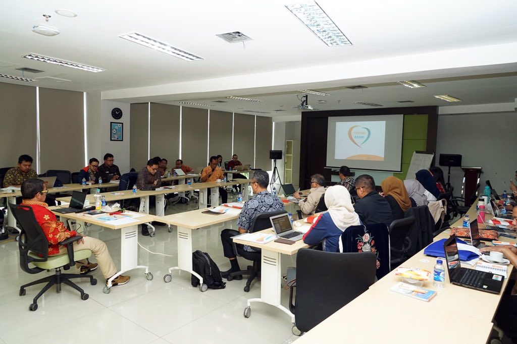 pt_pmli's tweet photo. Rapat Kerja SDM PT Pelabuhan Indonesia II (Persero)
•
Kegiatan ini telah dilaksanakan pada tanggal 28 Februari 2020 di Gedung Learning & Innovation Center, IPC Corporate University, Ciawi, Bogor.
#ipc #rapat #kerja #sdm #pmli #cintaipc #pmlicantik https://t.co/QNBabcioWQ