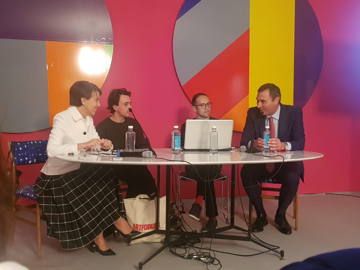 #RealeNews 📣Este fin de semana nuestro CEO, Ignacio Mariscal, acudió a <a href="/FeriaArco/">Feria ARCO</a> en @feriademadrid con motivo de la presentación del proyecto de comisarios de la <a href="/fondsrr/">fondazione sandretto</a> patrocinado por #RealeFoundation 🖼️🎨

 #rse #arte #proyectosculturales #cultura #arco  #ifema