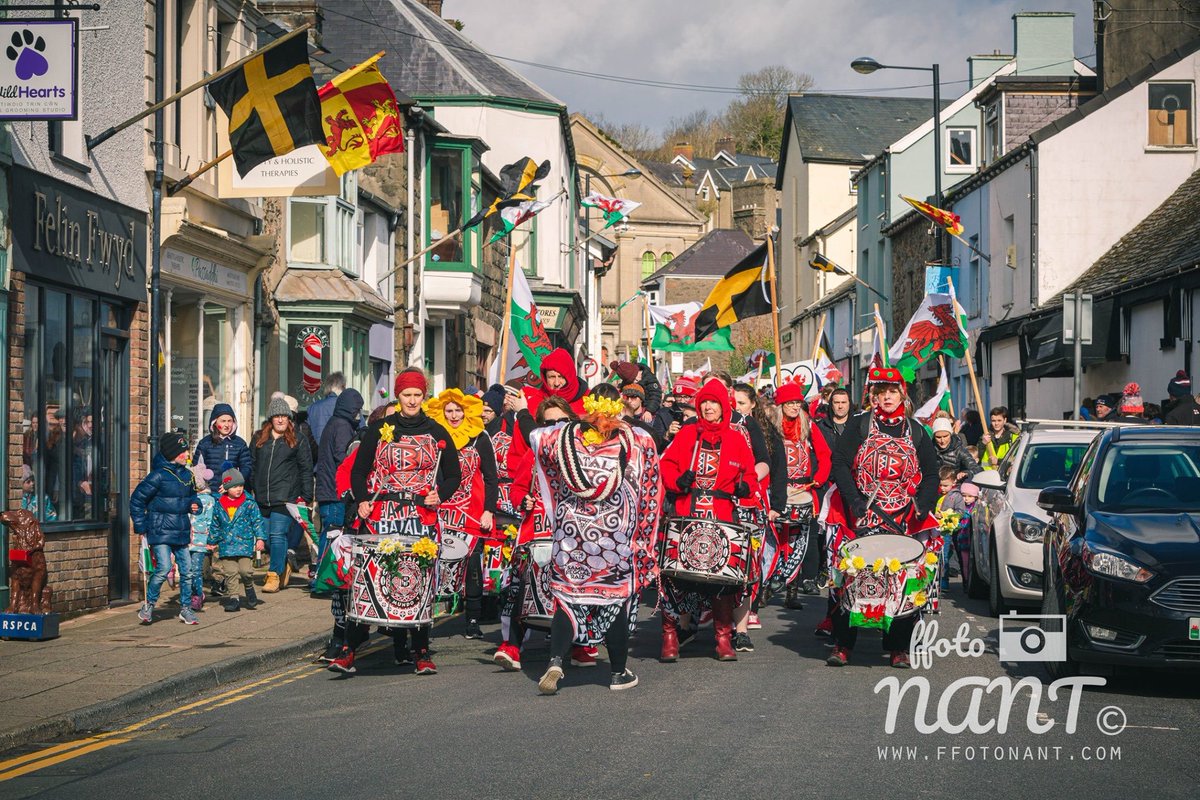 BatalaBangor's tweet photo. Thank you @ffotoNant for taking this great photo from Saturdays Parêd Dewi Sant Pwllheli https://t.co/CTuUYHQNWx