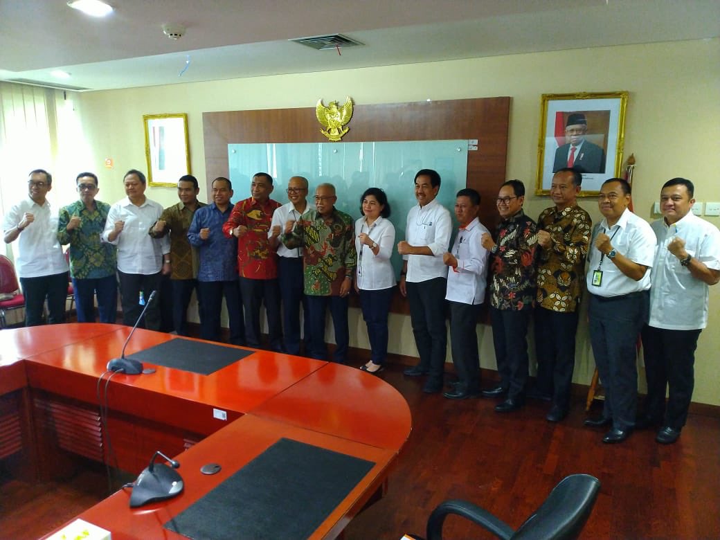 INJairports's tweet photo. Kementerian BUMN menetapkan 4 Direksi Baru PT Angkasa Pura II hari ini Rabu 02 Maret 2020.
Dengan jajaran baru ini, AP2 siap memberikan pelayanan yang lebih baik lagi bagi para pengguna jasa bandara di masa mendatang.
(1/2)
#AP2Updates https://t.co/QI0l4lTmLf