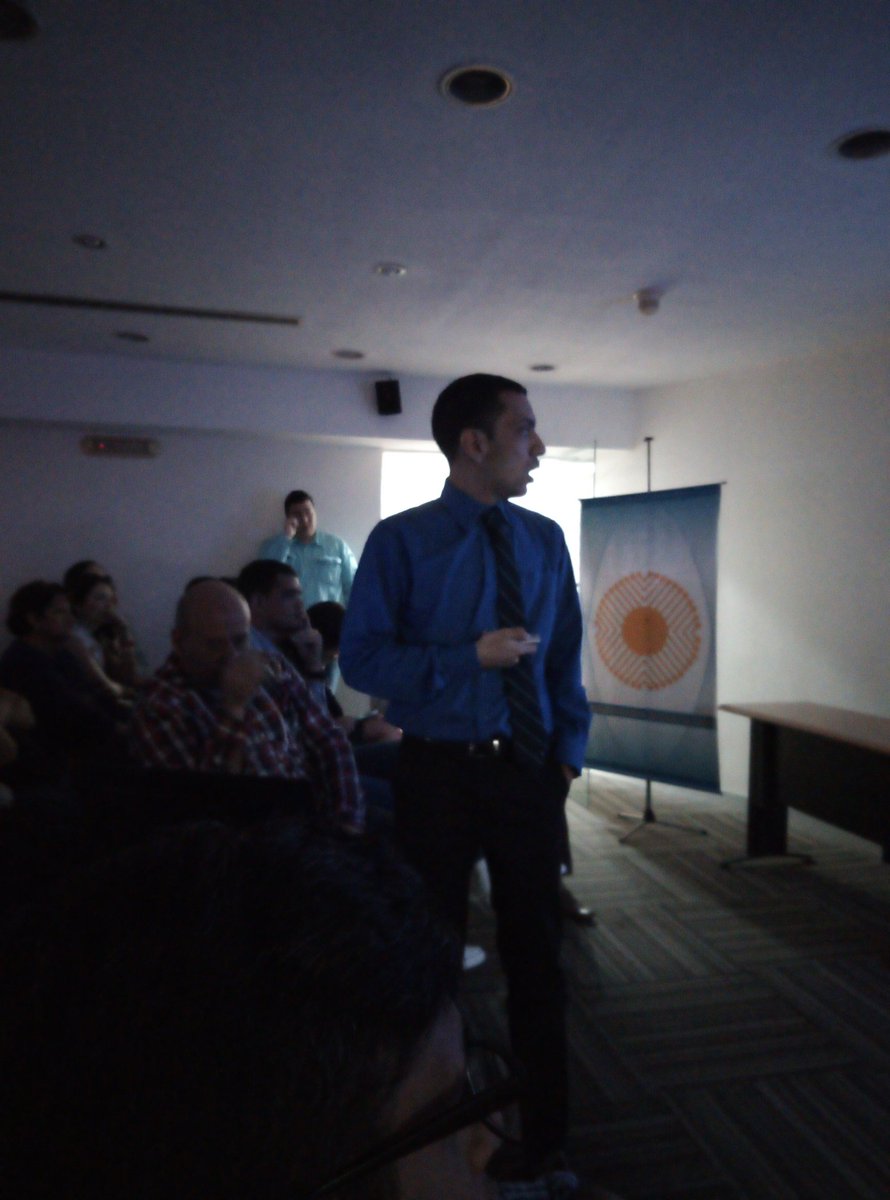 SVMI_Nacional's tweet image. #clubmedicinainterna #svmi 3 pacientes presentados:
HUC. Dr. Jhonny Maluenga, diagnóstico crioglobulinemia mixta.
HMPC. Dra. María Fernanda Alvarado, coccidiodomicosis.
HVC. Dr. Luis González, Mielodisplasia.