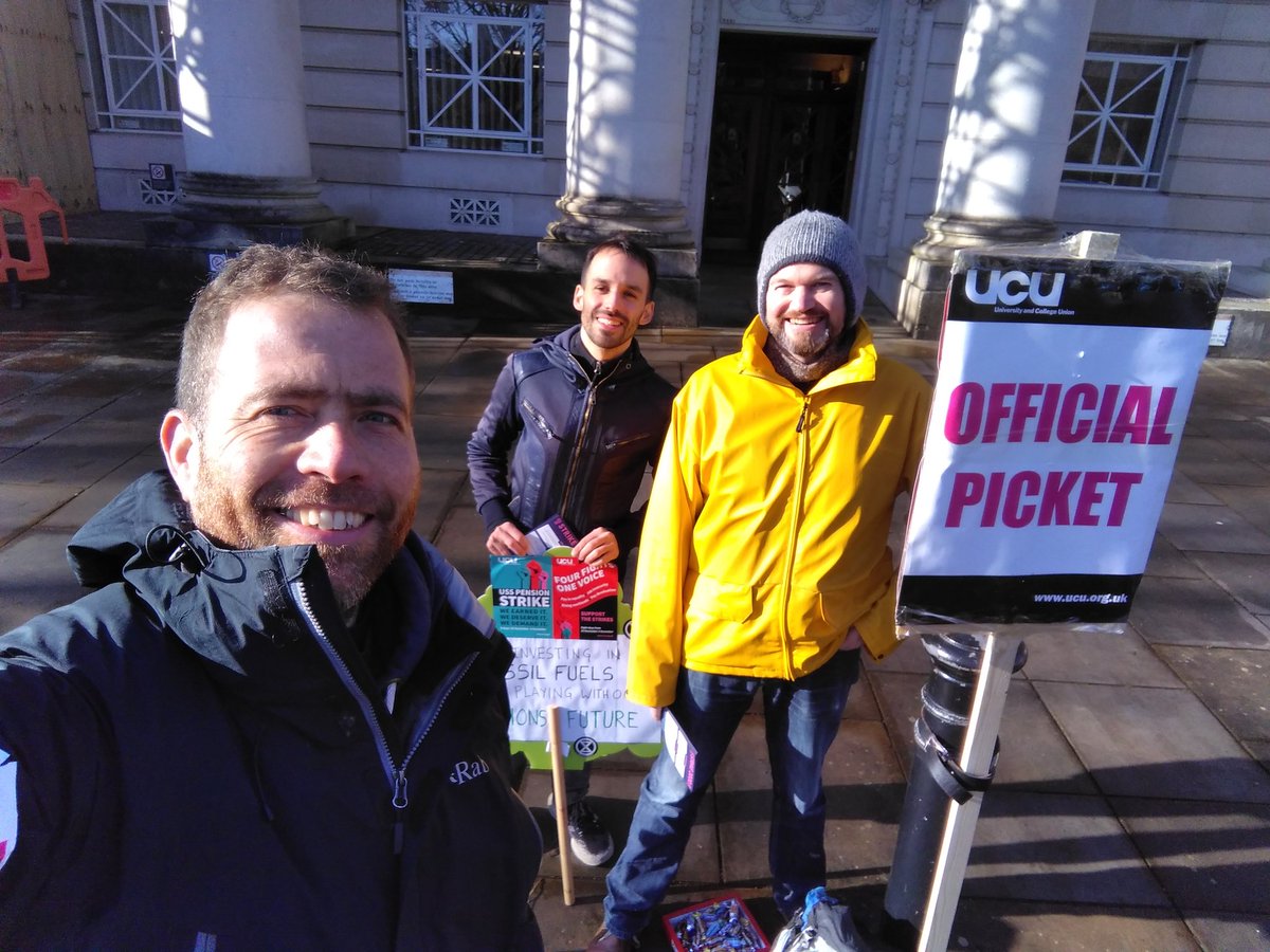 wouterpoortinga's tweet photo. Third week of strike, and we are still here! #ButeBuilding @CardiffUCU #UCUstrike https://t.co/lFIpEQeyD0