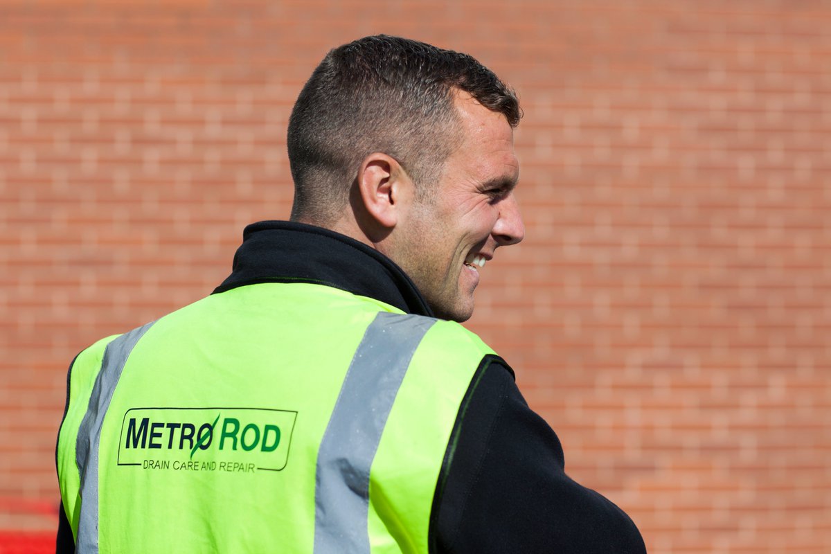 MetroRodUK's tweet photo. This sunny but frosty morning might be a pretty sight but low temperatures can lead to frozen pipes👎❄️ if you suspect the frost is causing issues with water supply to your home or business, call in the professionals from your local Metro Rod - https://t.co/CIHPIcxuqM https://t.co/g68kV5Bvdh