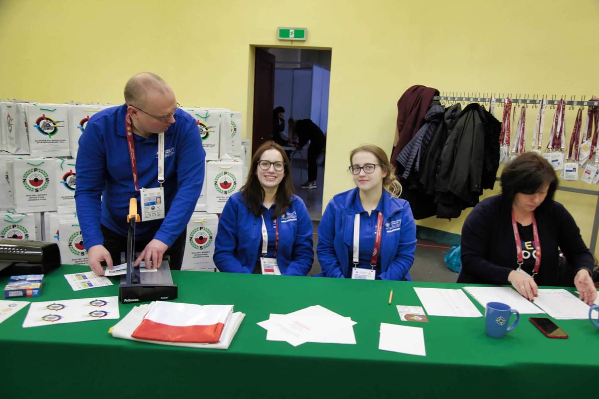echwroclaw2020's tweet photo. 💙 Thanks to all volunteers who took care of order, reliable information and care for the convenience of participants. https://t.co/vkVNtyKTHS