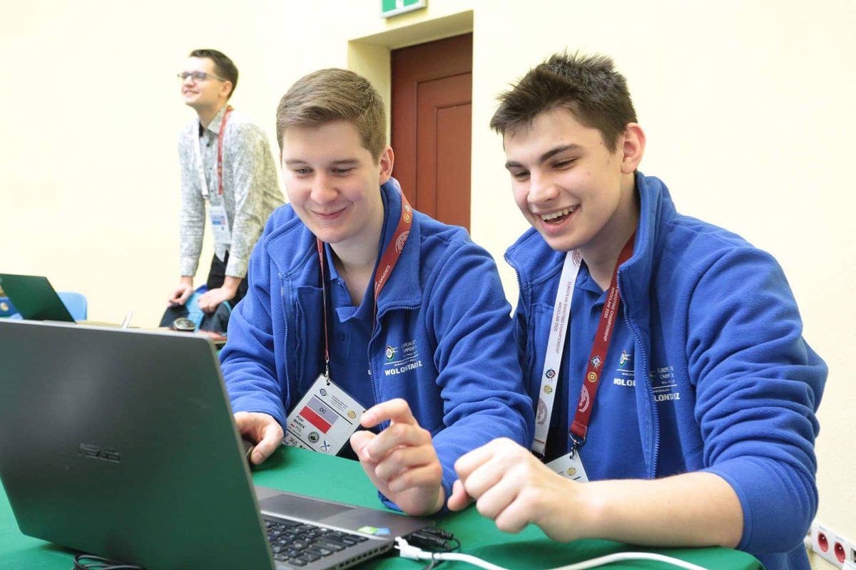 echwroclaw2020's tweet photo. 💙 Thanks to all volunteers who took care of order, reliable information and care for the convenience of participants. https://t.co/vkVNtyKTHS
