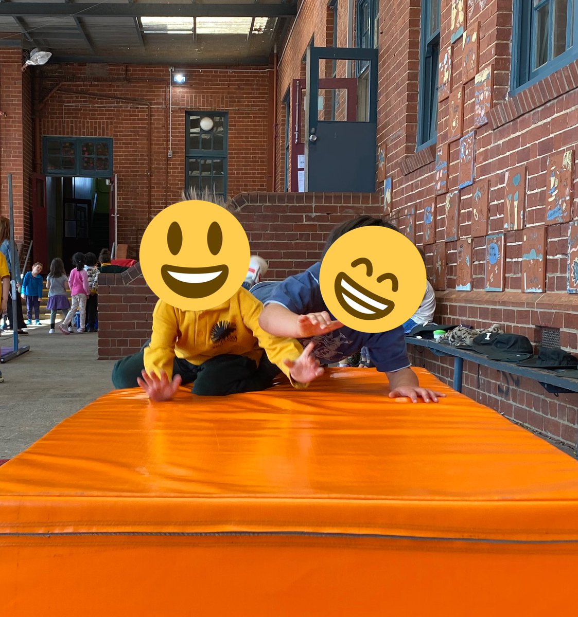 BNWPS_Chris's tweet photo. Gymnastics with CB! https://t.co/jUgvxhnqqQ