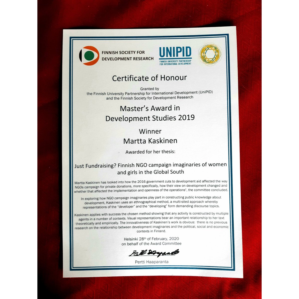 marttakaskinen's tweet image. I was extremely honoured to receive the Master&apos;s Award 2019 on Friday in the #DevelopmentDays2020 conference! I feel like I&apos;m on the right path doing my PhD.